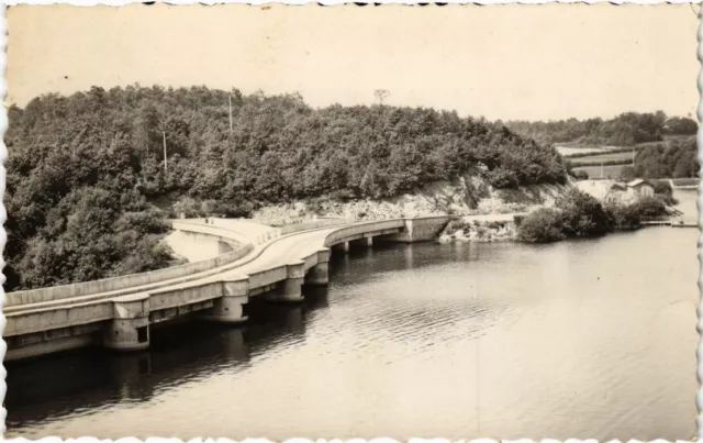 CPA Neuvic-d'Ussel - Le Barrage des Plaines (1039830)