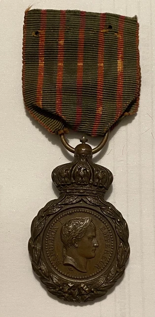 MÉDAILLE ANCIENNE NAPOLÉON 1er Mémorial de St-Hélène signée A.Bovy 4,1