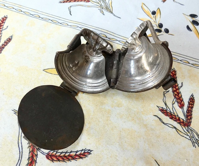 Moule chocolat schokoladenform lion 9cm (D'occasion) à Lajoux JU pour