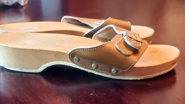 70s Original Vintage Dr Scholls Leather Sandals Tan color . Size 8M.