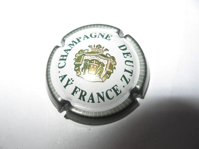 1 CAPSULE DE champagne Deutz Insc AY France N°30 Ctr gris vert et or