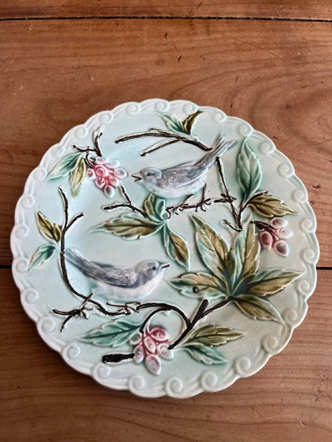 assiette ancienne N54 barbotine oiseau