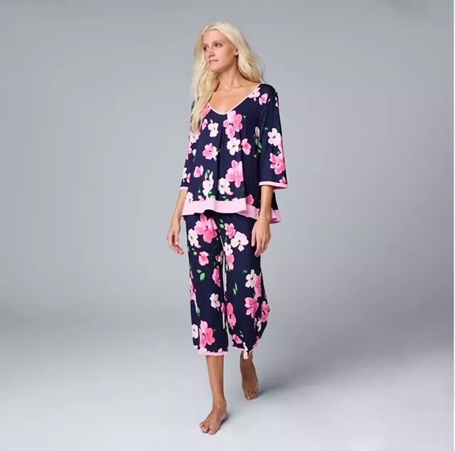 NWT Simply Vera Vera Wang Women's Navy Floral 3/4 Sleeve Top & Capri Set Large