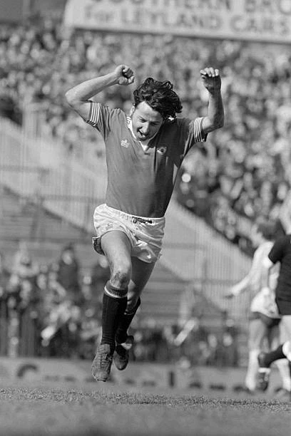 MICKEY THOMAS CELEBRATES after scoring for Manchester United duri - Old