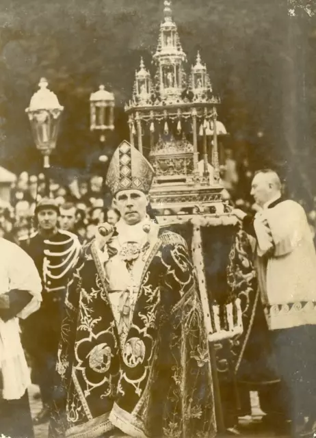 La Procession du Saint-Sang à Bruges Vintage silver print Tirage argentique