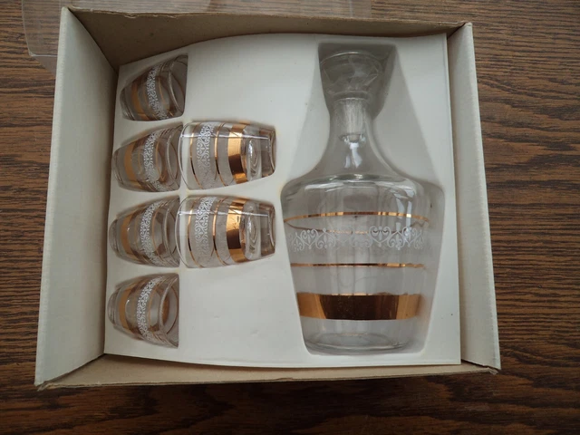 Service à Liqueur Ancien – Carafe + 8 Verres En Verre Doré, élégant Et Vintage