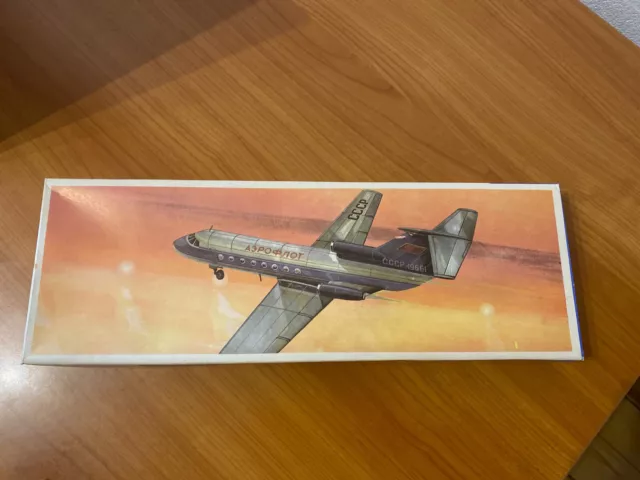 Flugzeugmodell Baukasten1:100 VEB Plasticart, JAK-40 AEROFLOT OVP