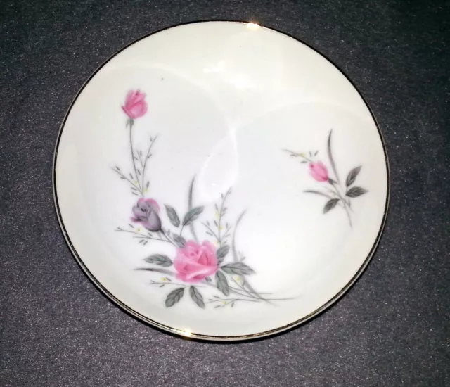 Fine China Japan - Golden Rose - Dessert / Fruit / Berry Bowl 5 1/2" Diameter