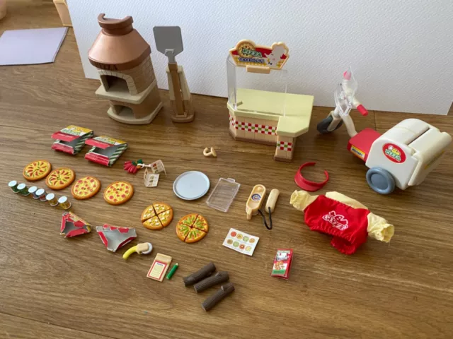 Sylvanian families calico critters pizza parlour delivery set complete good cond