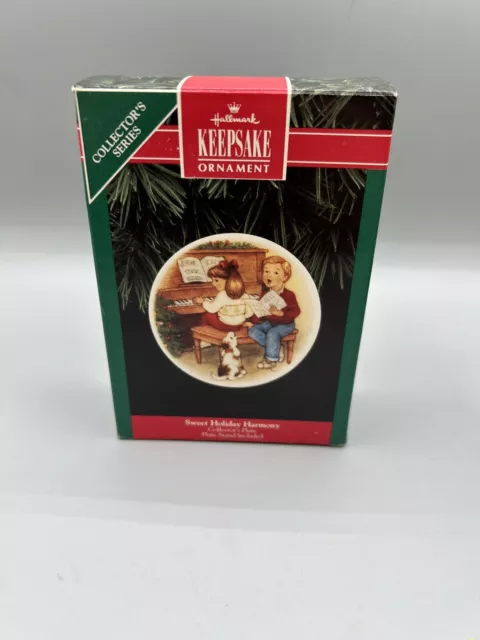 Hallmark 1992 Sweet Holiday Harmony Nuevo Antiguo Adorno de Guardabosques