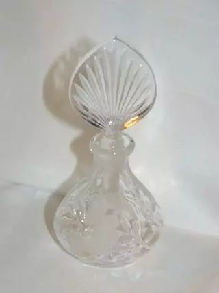 Beautiful Vintage Small Cut Glass  Perfume Bottle Flower And Fan