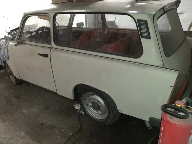 Trabant Kombi EZ 10/1988 als Bastlerfahrzeug Restaurationsobjekt Anhängerumbau Trabant Kombi EZ 10/1988 als Bastlerfahrzeug Restaurationsobjekt Anhängerumbau