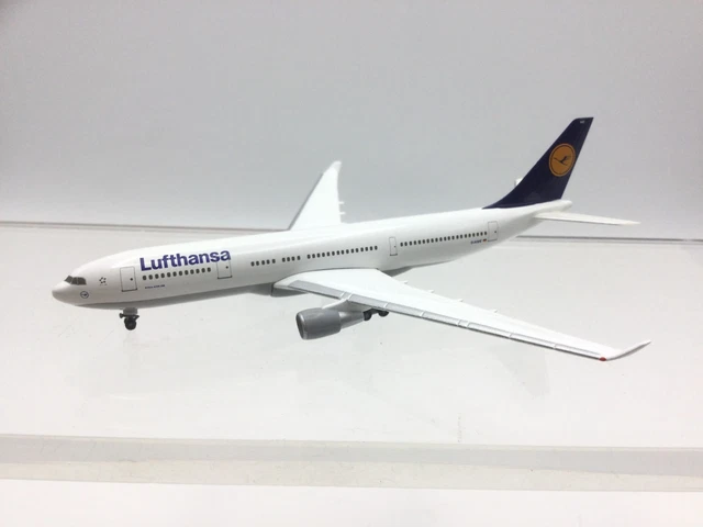 Aéronefs miniatures A330 1:500