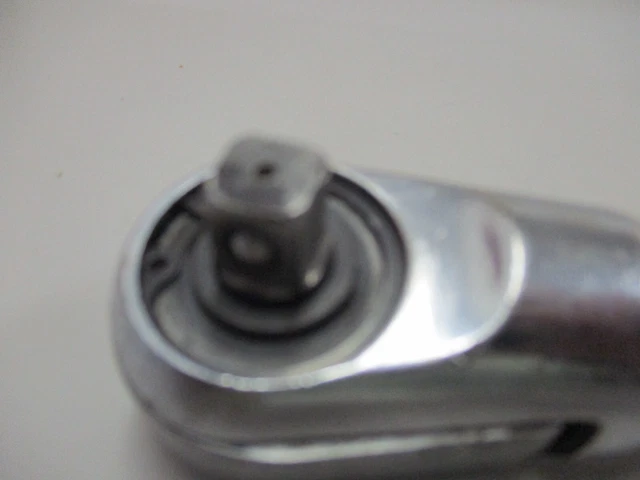 Blue-Point AT700C 3/8 Drive Air Ratchet 4