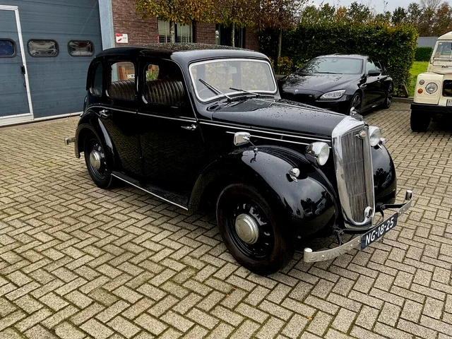 WOLSELEY Eight 1932 - magnificent piece of automotive art WOLSELEY Eight 1932 - magnificent piece of automotive art