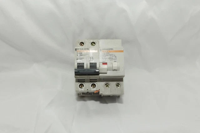 DISJONCTEUR DIFFÉRENTIEL C60N 4P C40A TYPE AC 10KA 30ma Schneider 26543..24232 EUR 65,00 - FR