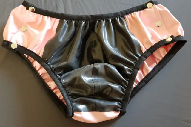 slip uomo abbottonabile, modello FRITZ, lattice 0,4 mm rosa/nero, cintura nera, L
