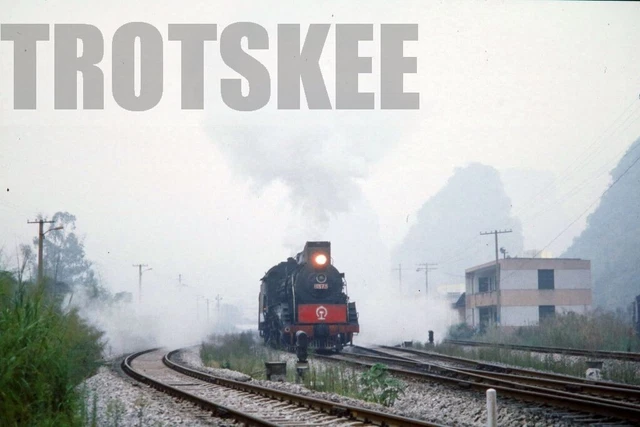 35mm Slide CR China Chinese Railways Steam Loco JS8373 2-8-2 Guangxi 2002 Orig