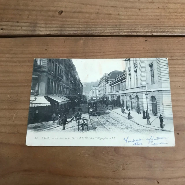 CPA rhône N176 lyon la rue de la barre et lhotel telegraphs