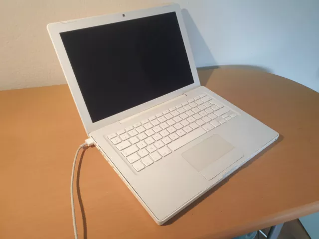 Macbook Blanc Late 2007 2.0GHz Core 2 Duo 2GB RAM 80GB HDD