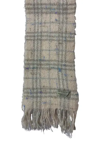 BURBERRY Pink classic nova Check scarf Merino wool in good condition