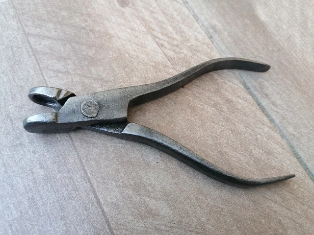 Pince Ancienne Pour Horlogerie Et Bijouterie Ducommun - Outil Vintage De Précision