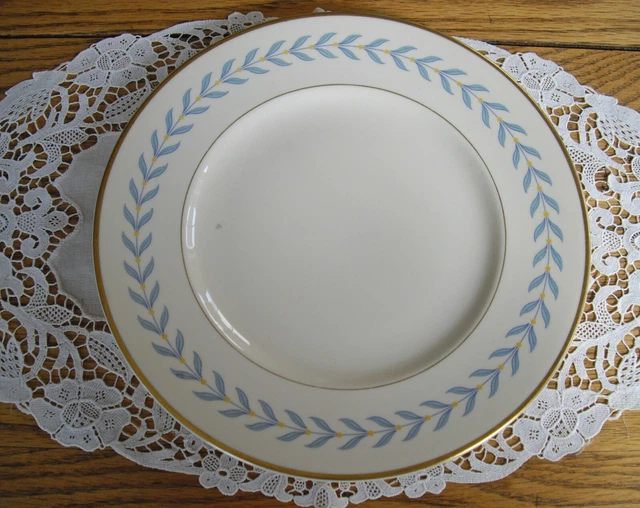 Vintage Syracuse China SHERWOOD Old Ivory O.P.CO Laurel Leaf 10 1/4" Plate ~