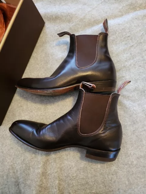 Sold at Auction: Pair of R.M. Williams boots, Craftsman Yearling Model in  chestnut leather, size 91/2 G, used but in fair condition, comes with  original box.