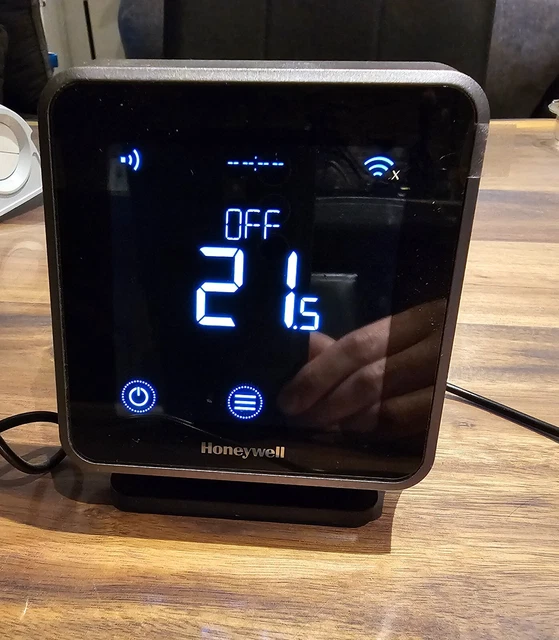 HONEYWELL Thermostat programmable et connectable filaire Lyric T6R