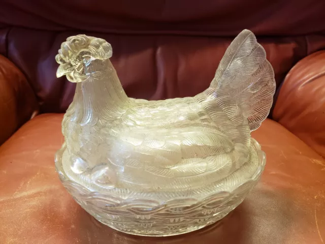 ancienne bonbonnière Poule Verre Moulé Pressé