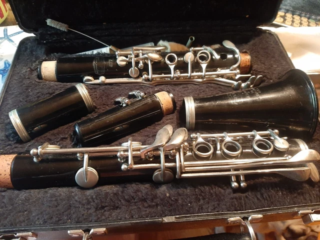 Vintage Bundy Resonite Selmer Clarinet in Case
