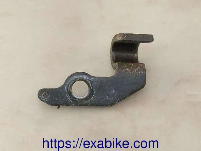patte de fixation du cable d'embrayage d'occasion pour DAELIM vt 125