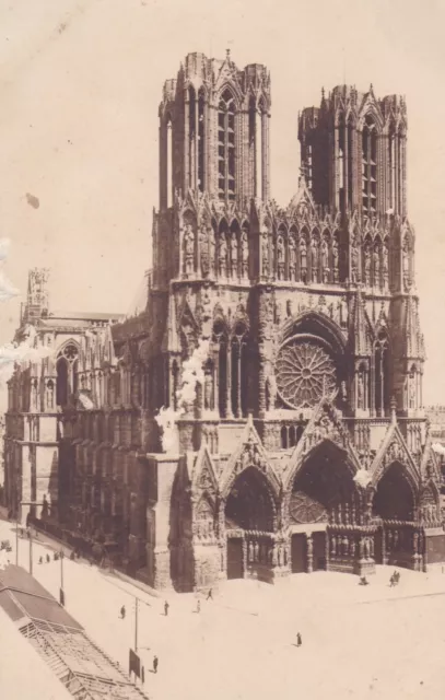 CPA 51 REIMS La Cathédrale