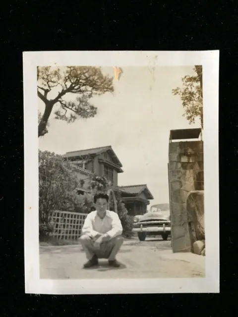 #3690 Japonais Vintage Photo 1940s / Homme Porte Voiture Toit Tuiles de Maison