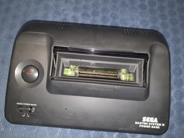 Console Sega Master System II – Pour Pièces / Ne Fonctionne Pas – Loose