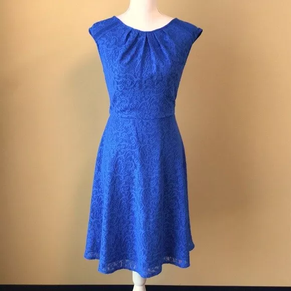 WOMENS - sz 4 NWT Liz Claiborne Blue lace overlay fit & flare Dress, cap sleeve