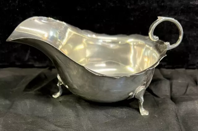 Antique English 1913 Sterling Silver Sauce Boat Barker Bros,  Chester 80 g