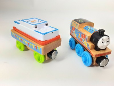 thomas wooden cargo car