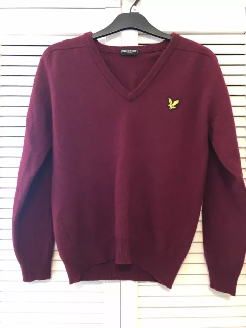 Lyle & Scott Vintage Burgundy Woollen V Neck Jumper/Sweater Size Large