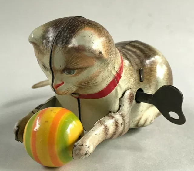 Mechanisches Blechspielzeug Uhrwerk-Antrieb Katze Ball GNK Köhler US Zone ~1950