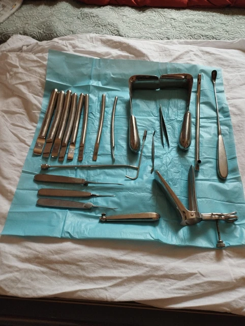 instrument medical  gynecologique  lot de 20 pieces speculum, forceps etc