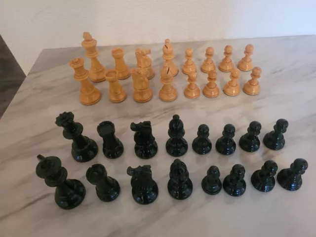 Vintage Wooden Chess Pieces Complete Set In Wood Box