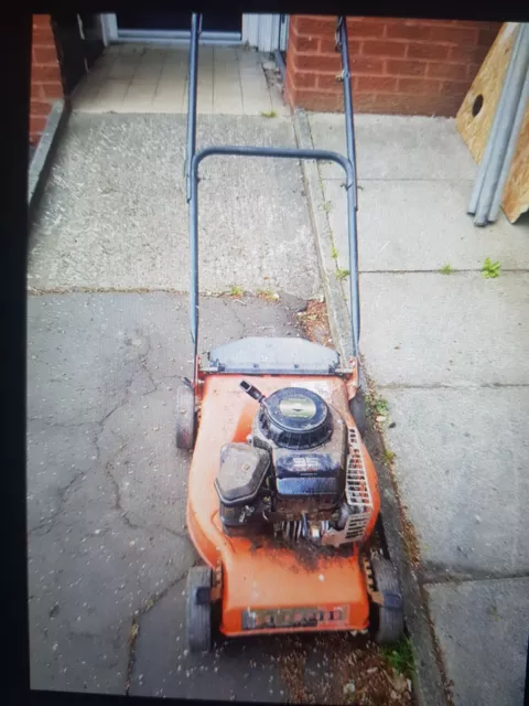 Castel Garden Champion Petrol Lawnmower With Briggs Engine