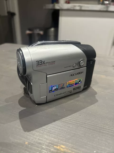 Samsung VP-DC161 33x Zoom Camcorder Digital Video Camera, Battery, Charger.