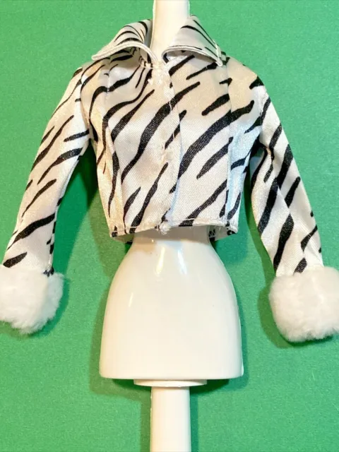 Barbie Clothes : White Satin Zebra Jacket Coat w White Fur Trim Mattel 🦓🟢