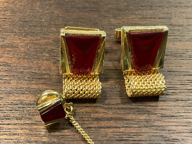 Vintage Cufflinks Wrap Around Mesh & Matching Tie Tack - Gold Tone & Red