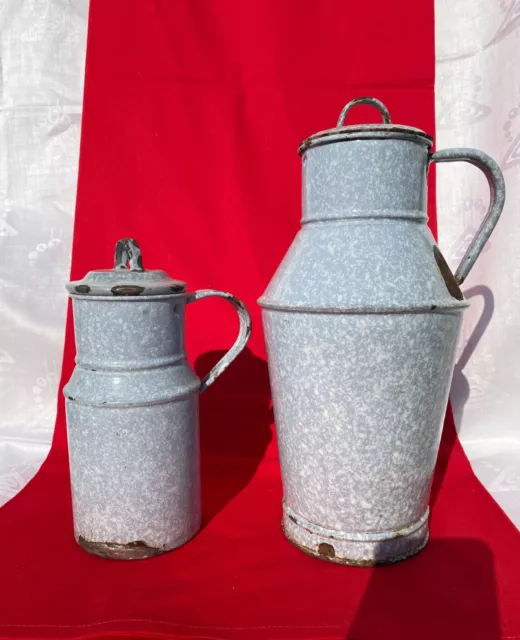 Zwei alte Milchkrüge Emaille Blaugrau Vintage Deko Haushalt und Küche DDR