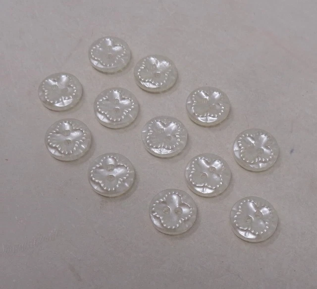 Lot De 28 Boutons Anciens En Verre Transparent - Variable - Pour Couture Et Artisanat