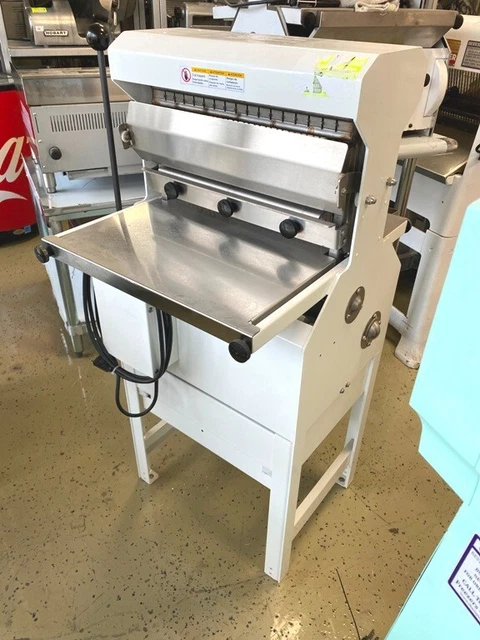 Bread Slicer/ Oliver 777-NT / NEW / Variety Bread Slicer w/ Bagging Scoop