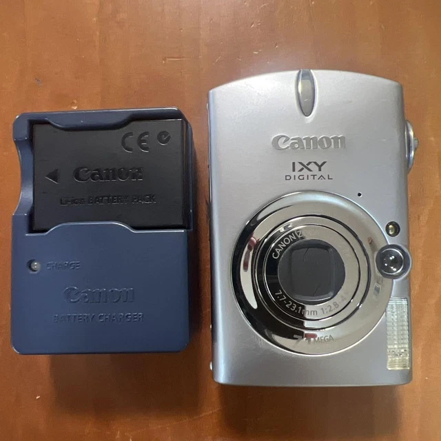 CANON IXY 220F Compact Digital Camera Silver Boxed Set from